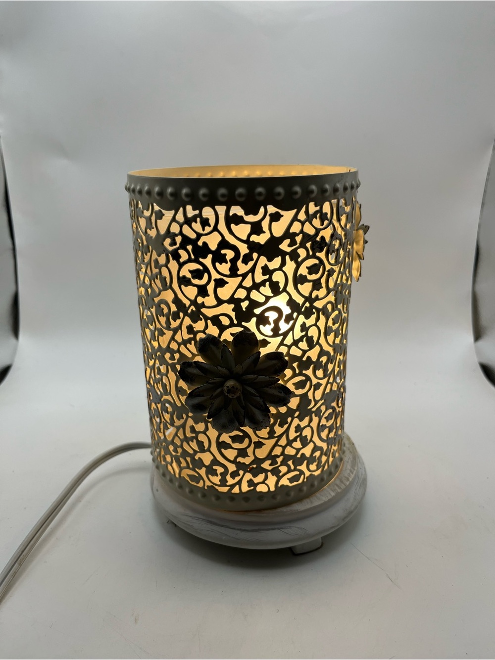 Decorative White Filigree Electric Table Candle warmer for with Floral Accents